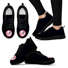 Load image into Gallery viewer, Marvelous Striped Stunning Logo New York Yankees Sneakers