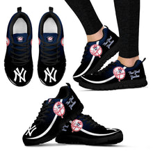 Load image into Gallery viewer, Mystery Straight Line Up New York Yankees Sneakers