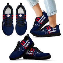 Load image into Gallery viewer, Vertical Two Line Mixed Helmet New York Yankees Sneakers